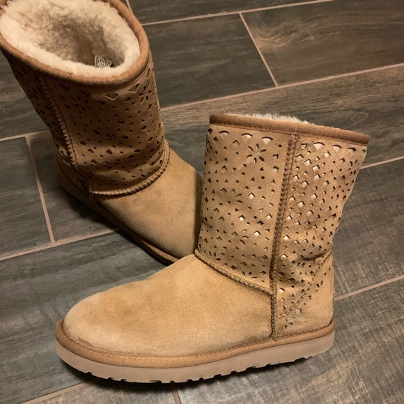 UGG Classic FLORA Suede Boot ( 7 ) - Picture 2 of 5